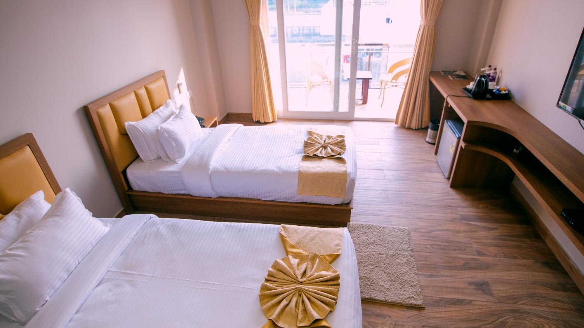 Finn'S Weaver Resort, Kāziranga Екстериор снимка